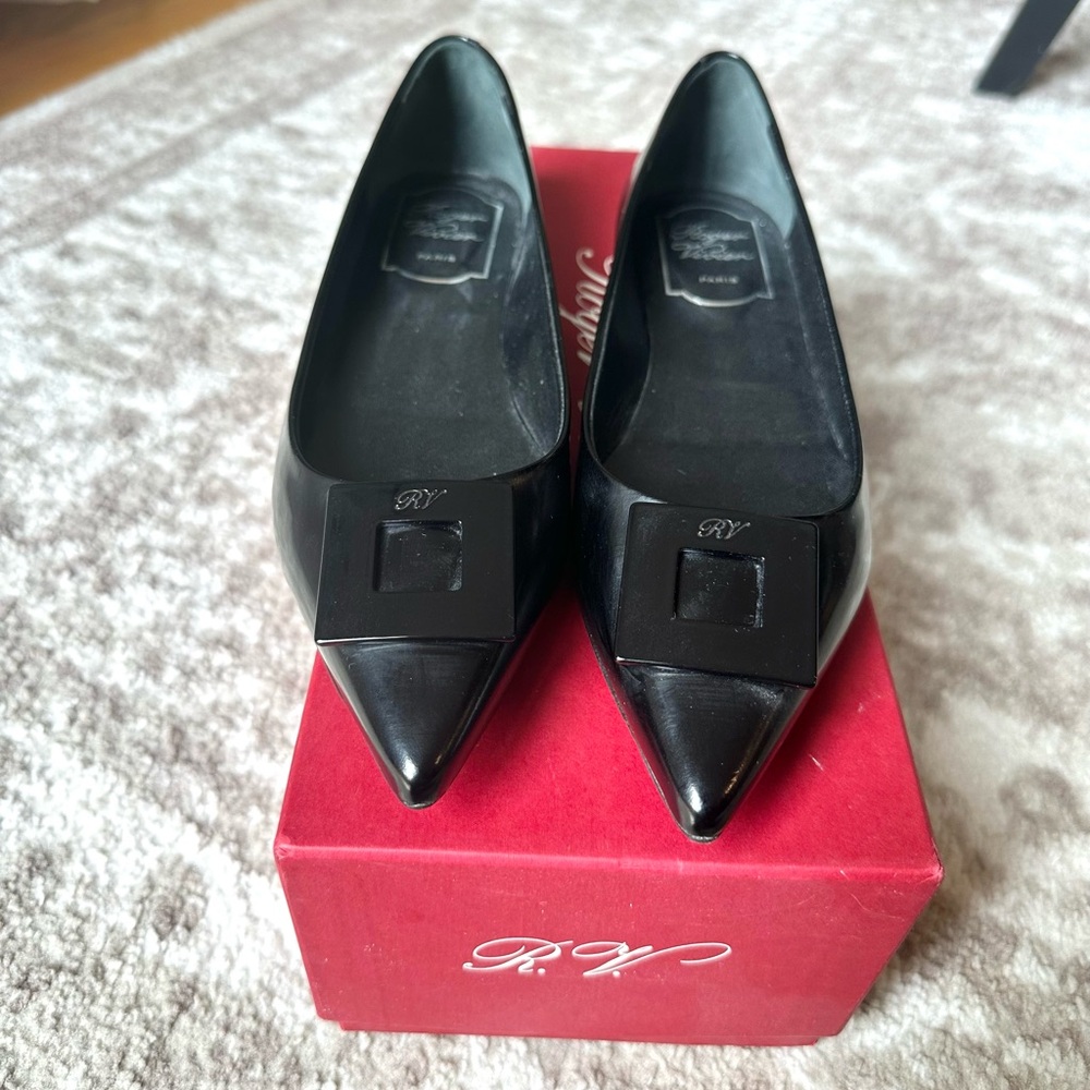 Roger Vivier Black Pointed Gommettine Buckled Flats